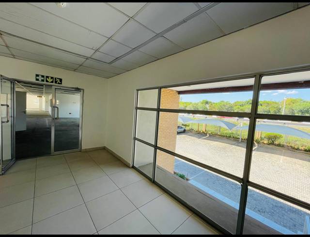 2,300M² OFFICE TO LET IN MIDRIDGE PARK